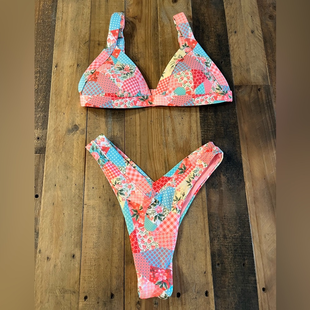 New!✨ONEONE Swimwear | Patchwork Floral Bikini Set | Size M